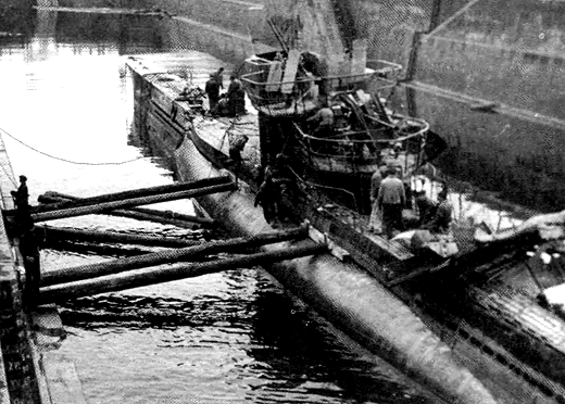Подводная лодка U-250 в доке Кронштадта